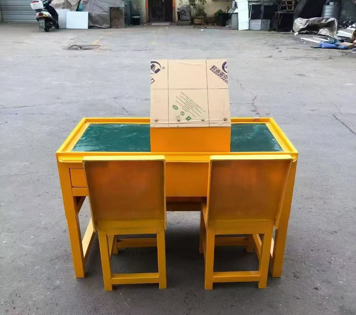 金坛防静电导通桌井下煤矿火工品发放桌：危险品流转的安全守护者